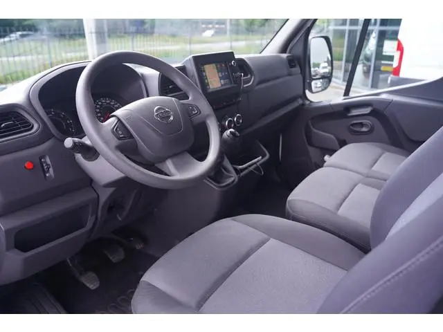 Nissan Interstar