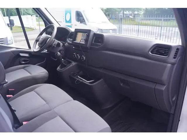 Nissan Interstar