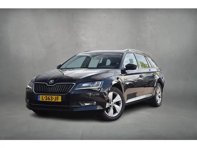 Skoda Superb Combi 1.4 TSI ACT Style Business | Apple Carplay | Stoelverw. | Leder | ACC