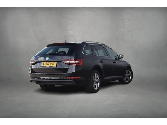 Skoda Superb Combi 1.4 TSI ACT Style Business | Apple Carplay | Stoelverw. | Leder | ACC