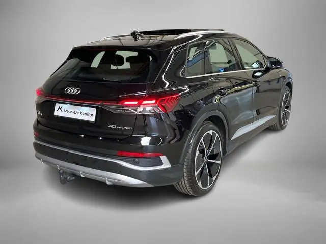 Audi Q4 e-tron 40 S Line 82Kwh 150kW/204PK S line Panoramadak · Trekhaak · Apple/Android Car Play ·...