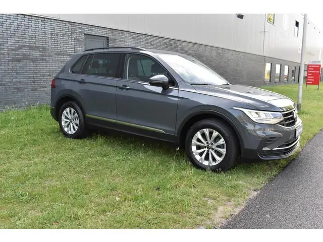 Volkswagen Tiguan 1.5 TSI Life el-achterklep 1800kg trekgewicht Navigatie 