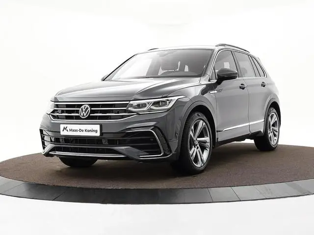 Volkswagen Tiguan 1.5 TSI 150pk DSG R-Line · Apple/Android Car Play · Navigatie · P-Sensoren · Elek....