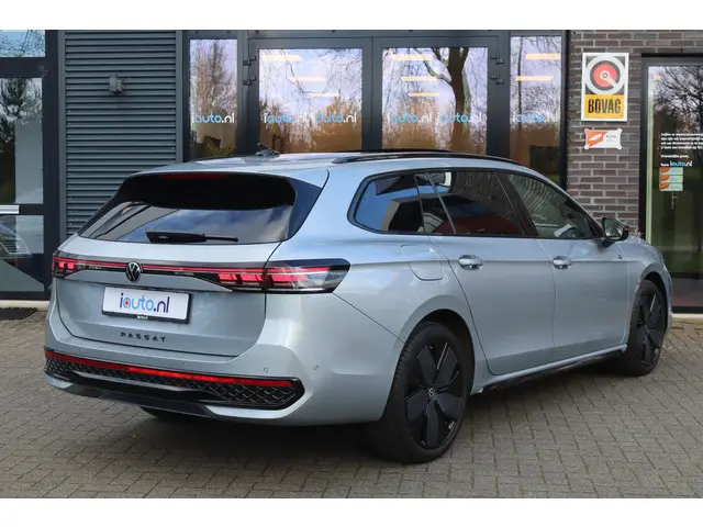 Volkswagen Passat Variant 1.5 eHybrid 272PK R-Line Edition Black Style Leder/Pano/IQ.Light/360/Headu...