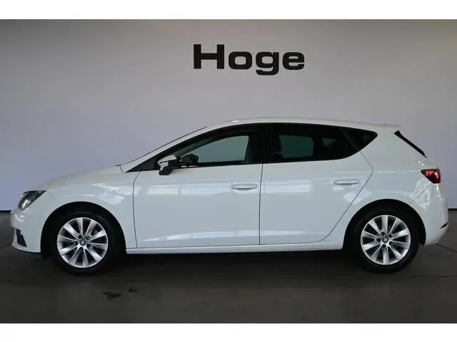 SEAT Leon 1.0 EcoTSI Automaat Style Business Intense Clima Cruise control Navigatie PDC Licht metaal...