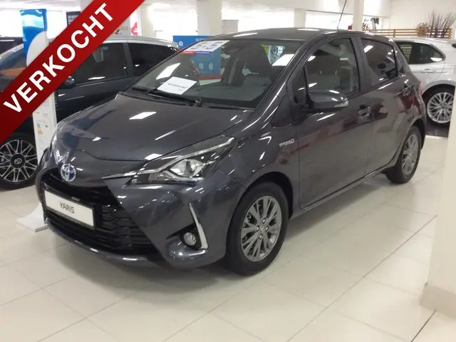 TOYOTA Yaris 1.5 Hybrid 100pk 5D CVT Dynamic * 5 jaar garantie + 5 jaar onderhoud!