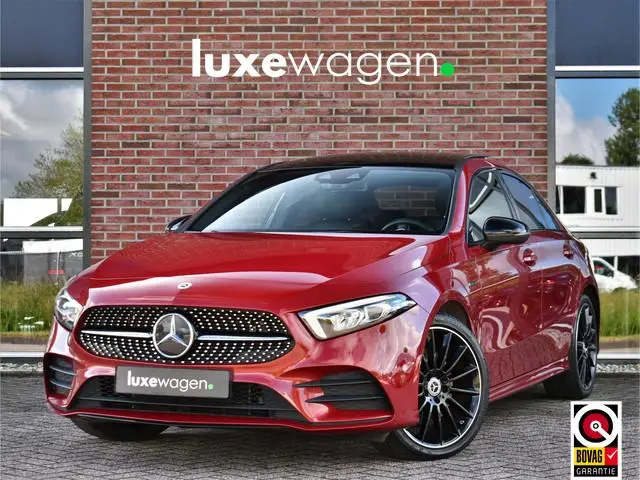Mercedes-Benz A-klasse 250 e AMG-Line Pano 19inch Night Patagonia-red!