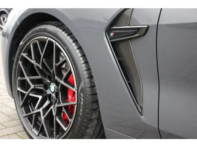 BMW M8