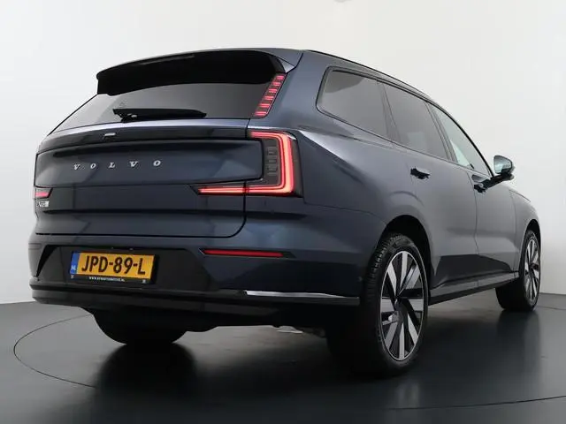 Volvo EX90