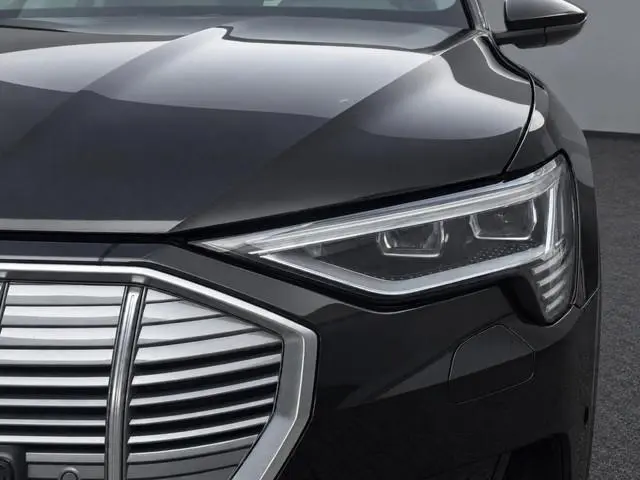 Audi e-tron 55 quattro edition 95 kWh 408pk · Panoramadak · 360 Camera · Afneembare Trekhaak · Leder...