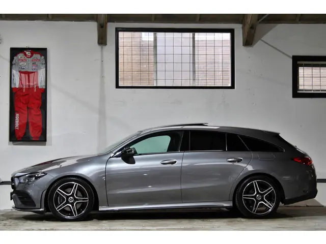 Mercedes-Benz CLA-klasse Shooting Brake 200 Business Solution AMG | Memory | Panoramadak | Trekhaak...