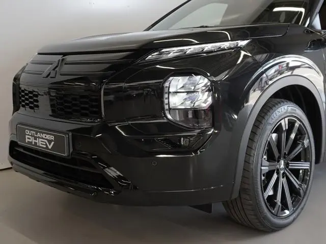 Mitsubishi Outlander 2.4 PHEV Instyle+ Black Edition | Actieprijs | Uniek in NL | 20 Inch | Full Opt...