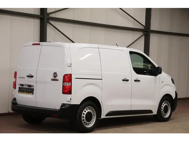 Fiat Scudo 1.5 MULTIJET 120PK NAVIGATIE AIRCO Fiat Scudo 1.5 MULTIJET 120PK NAVIGATIE