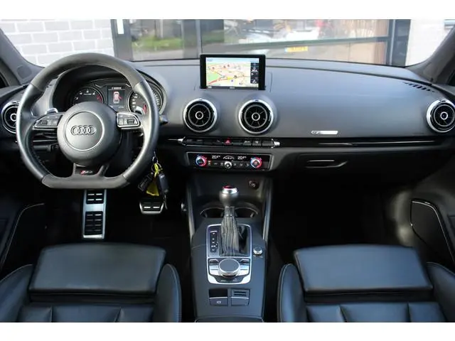 Audi RS3 Sportback 2.5 TFSI Quattro Pro Line Plus / RS zetels / B&O / Rotor