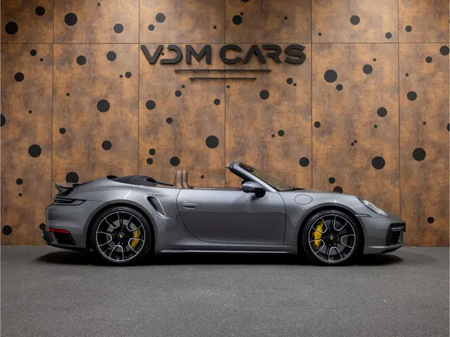 Porsche 911 Cabrio 3.8 Turbo S | Lift | Sportuitlaat I 18-weg I Ventilatie I Keyless | 360° | ACC |