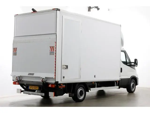 Iveco Daily 35S14 136pk HiMatic Automaat Bakwagen met laadklep en zijdeur H235cm 03-2022