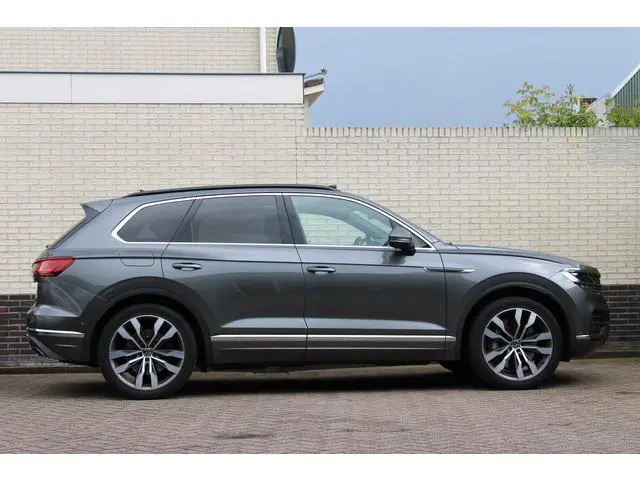Volkswagen Touareg 3.0 TSi eHybrid Elegance | Luchtvering | Trekhaak | Memory | Head-Up | Panoramada...