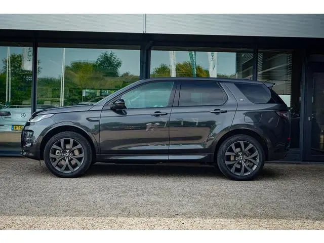 Land Rover Discovery Sport P300e 1.5 R-Dynamic HSE / Pano / Trekhaak / Dealer Ond / 1 Eig / Meridian...