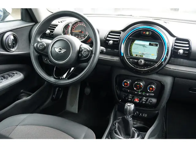 Mini Mini Clubman 1.5 Cooper Chili Serious Business + LED / ADAPTIEVE SCHOKDEMPERS / CLIMATE CONTROL...