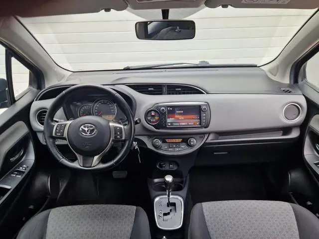 Toyota Yaris 1.3 VVT-i Aspiration |NL Auto|Automaat|Clima|Trekhaak|Bluetooth