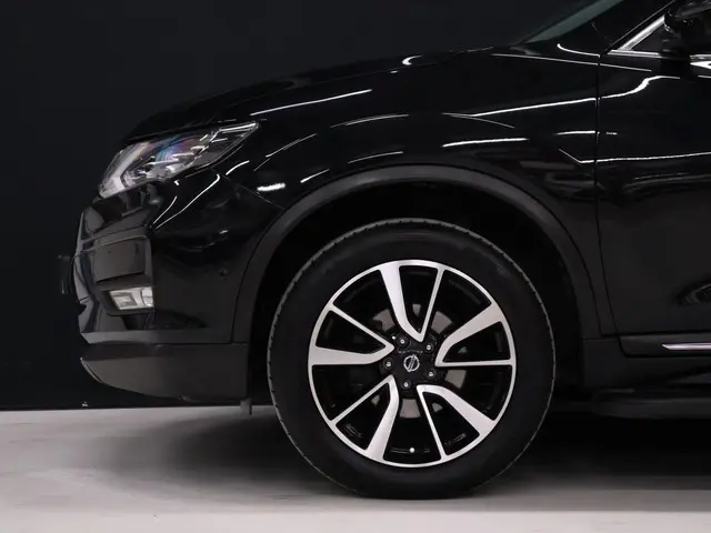 Nissan X-Trail 1.3 DIG-T N-Connecta [TREKHAAK, SCHUIFDAK, BOSE AUDIO, CAMERA, KEYLESS ENTRY, STOELVE...