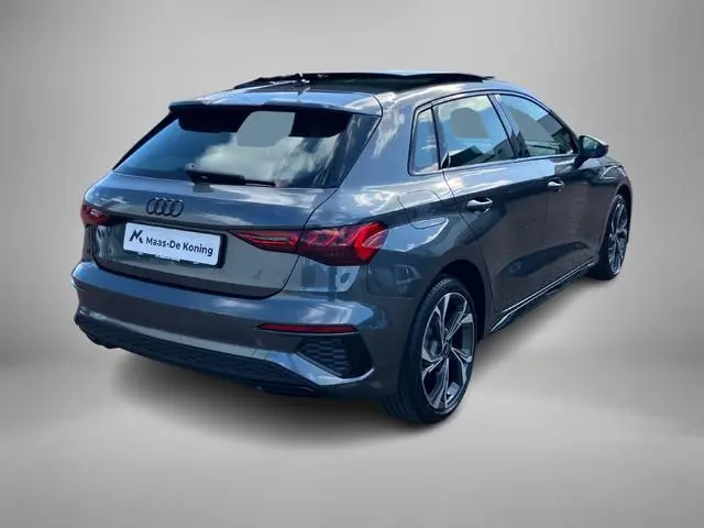 Audi A3 Sportback 40 TFSIe 150kW/204PK S Line · Panoramadak · Stoelverwarming · Apple/Android Car Pl...