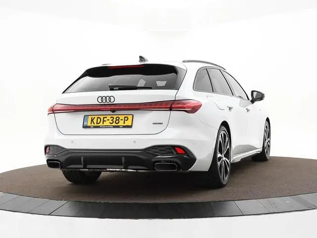 Audi A5 Avant 2.0 e-hybrid quattro S edition · Tech Plus pakket · 20'' LM velgen 5 dubbelspaak · Pri...