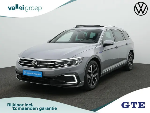Volkswagen Passat 1.4 TSI PHEV 218 pk GTE | Panoramadak | Trekhaak | Discover Pro | Adaptief onderst...