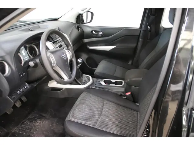 Nissan NAVARA 2.3 dCi PICK UP 4X4