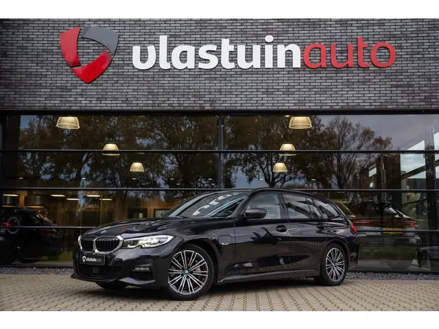 BMW 3-serie Touring 330e High Executive M-Sport , Adap. cruise, Trekhaak, Stoel/stuurverwarming,