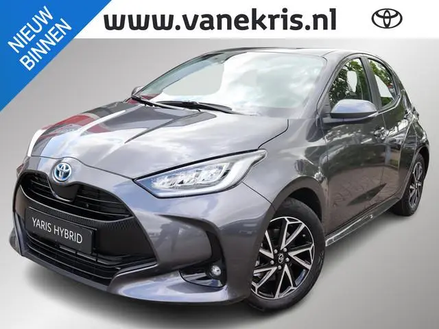 Toyota Yaris 1.5 Hybrid Dynamic | Nieuw, uit voorraad leverbaar met €3.500,- Van Ekris Voorraadpremi...