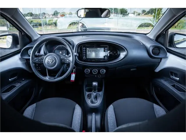 Toyota Aygo X 1.0 VVT-i S-CVT Play ** Camera ** Automaat ** Carplay