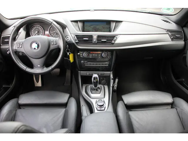 BMW X1 sDrive20i High Executive | M-sport | Cruise | Leder |