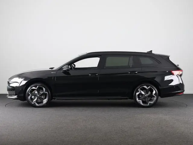 Škoda Superb combi Sportline Business PHEV 1.5 TSI 204 pk 6 versn. DSG | Travel assist plus | Panora...