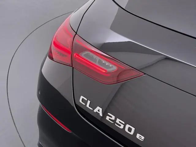 Mercedes-Benz CLA-klasse Shooting Brake 250 e AMG line | Pano HUD Memory Multibeam Sound