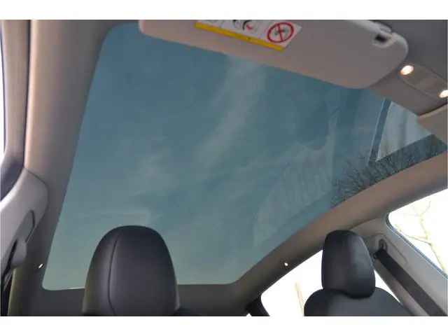 Tesla Model Y RWD 58 kWh Trekhaak (1.600kg), AutoPilot3.0 Ryzen, LFP accu