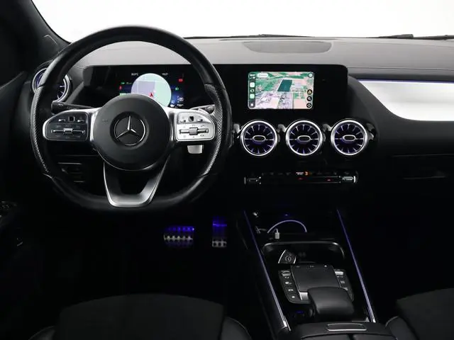 Mercedes-Benz B-klasse 250e 218 PK AMG NIGHT + SFEERVERLICHTING | CAMERA | 18 INCH | STOELVERWARMING