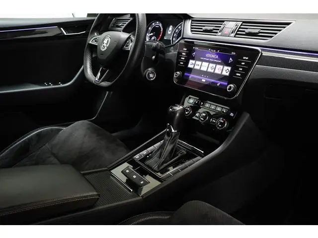 Skoda Superb 1.5 TSI ACT Sportline Business | UPGRADE BUSINESS PACK | VOORRUITVERWARMING | CAMERA
