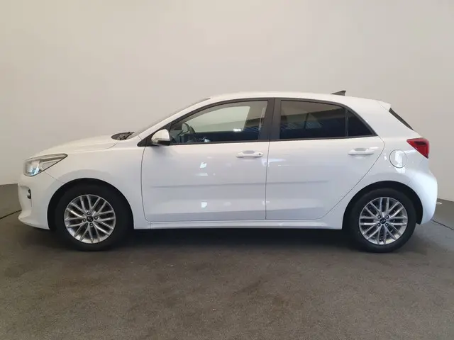 Kia Rio 1.2 CVVT ExecutiveLine Camera, Cruise control, Stuur - en stoelverwarming