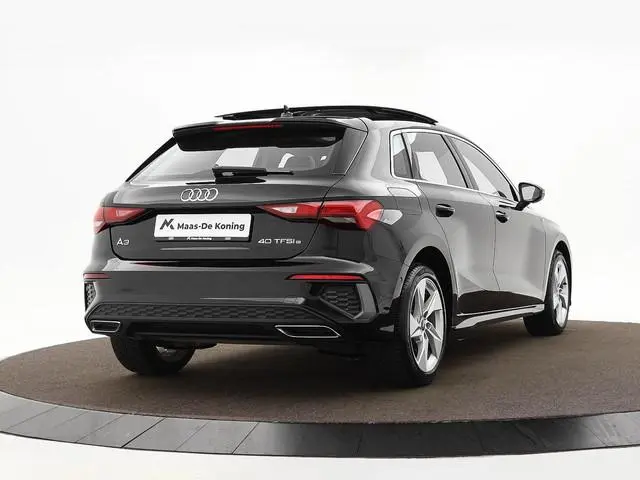 Audi A3 Sportback 40 TFSIe 204pk S-tronic S Edition · Panoramadak · Apple/Android Car Play · Lederen...