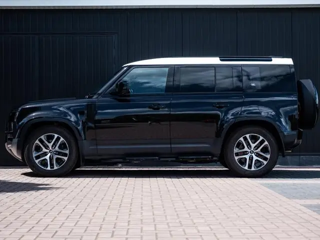 Land Rover Defender 110 2.0 P400e S | Black Pack | Leder interieur | Wit Dak | Adapt Cruise | Cold C...