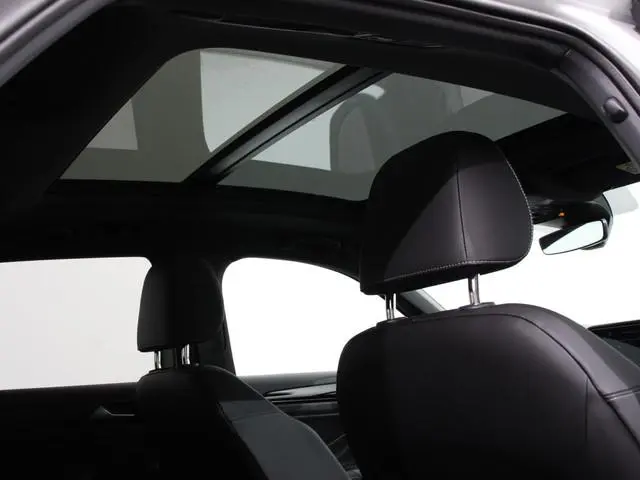 Volkswagen T-Roc 1.5 TSI R-Line+Blackpack Climate control Adaptieve cruise control Panoramadak LED N...
