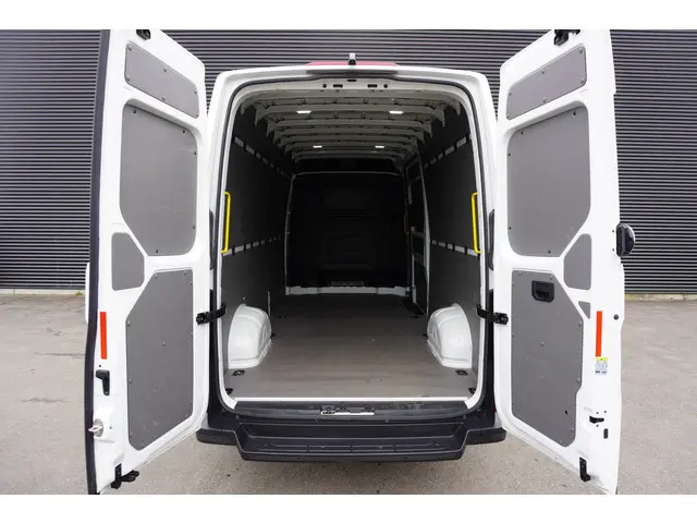 Volkswagen Crafter 35 140pk Automaat Facelift L4H3/L3H2 Apple Carplay Camera Cruise control Standkac...