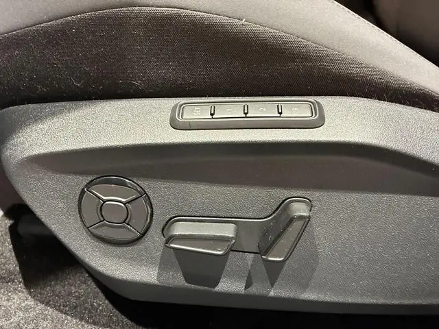 Cupra Raval