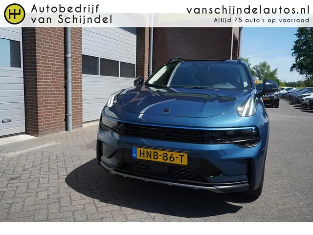Lynk & Co 01