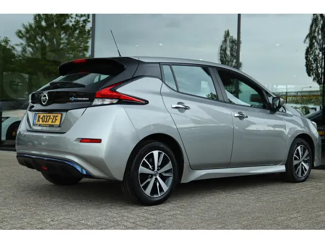 NISSAN LEAF ACENTA 40 KWH SOH 92% | CARPLAY | CAMERA | CRUISE | KEY-LESS | PRIVACY | DAB