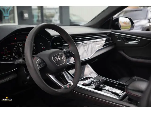 Audi RSQ8