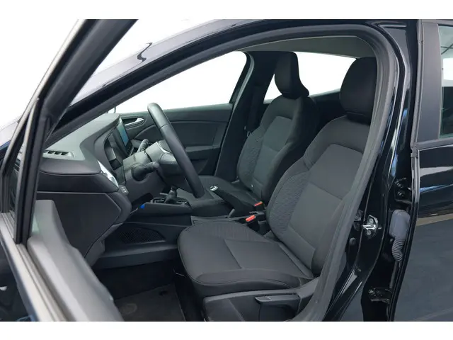 Renault Clio 1.0 TCe Zen Technisch helemaal in orde, geleverd met nieuw onderhoud. Exterieur lichte...