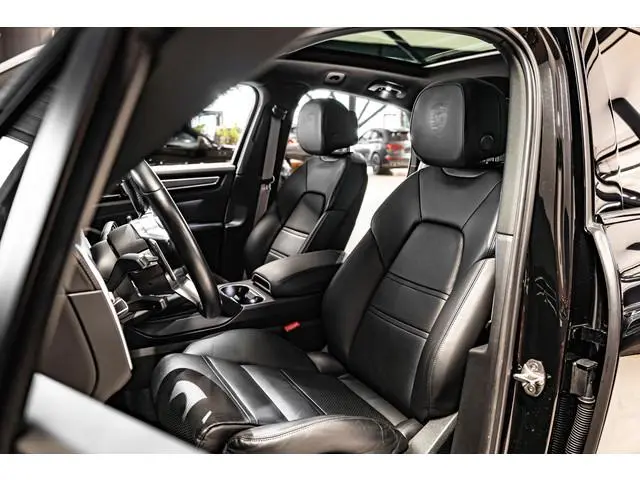 Porsche Cayenne Coupé 3.0 E-Hybrid PPF | Sportuitlaat | Panorama | 360 camera | Head-up