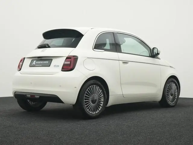 Fiat 500e Icon 42 kWh | Cruise Control | Camera | Carplay | Stoelverwarming | LM velgen |